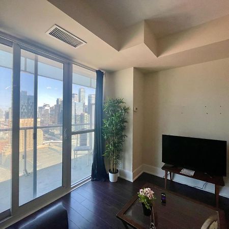 Two Br Two Ba Condo Face To Cn Tower Step To Rogers Centre トロント エクステリア 写真